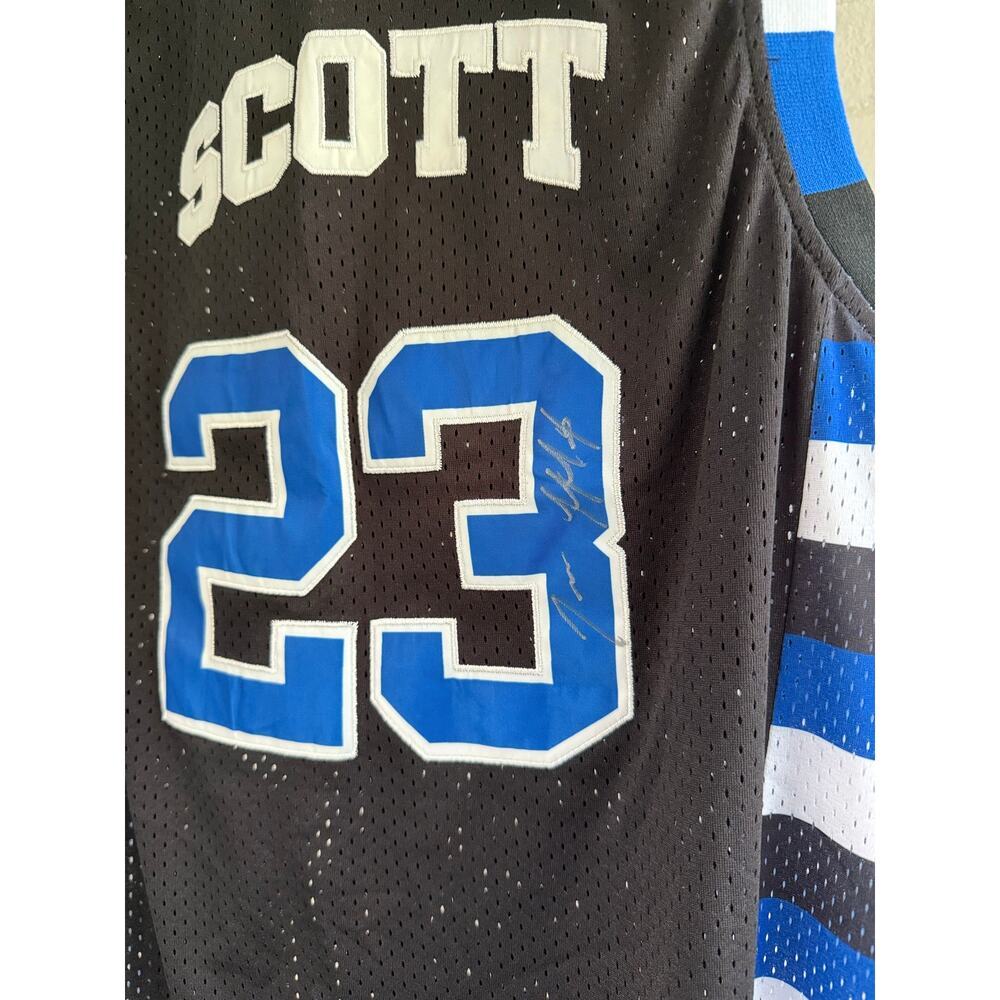 James Lafferty Signed Tree Hill Nathan Scott #23 Limited Edition Jersey M - Picture 6 of 6